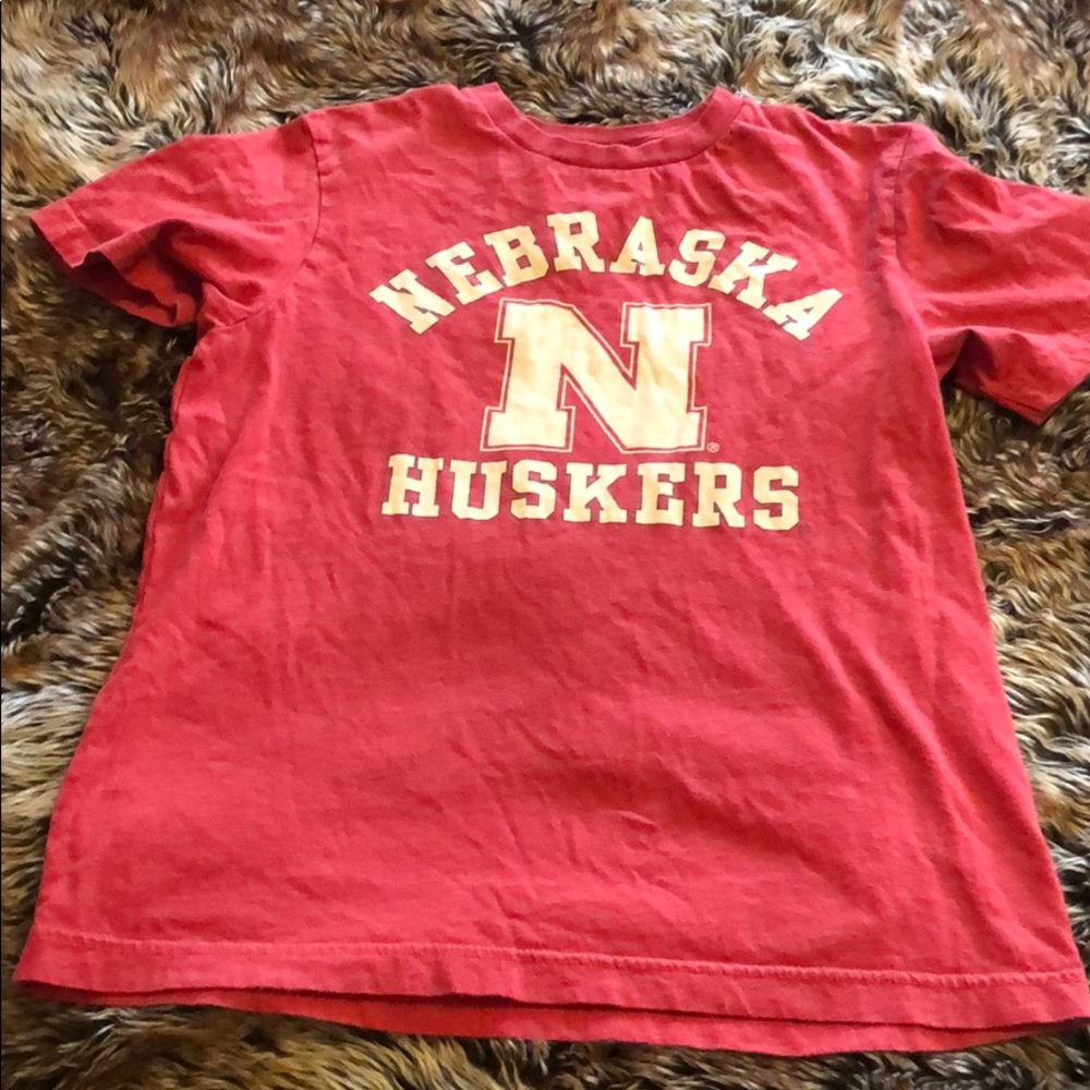 Boys L Nebraska shirt